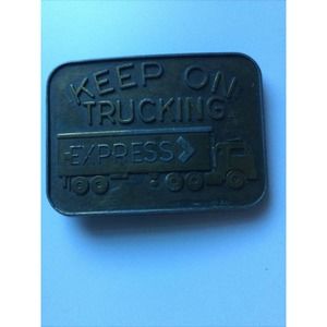 VINTAGE 1970S KEEP ON TRUCKIN BELT BUCKLE BRASS MENS 18 WHEELER TRUCK DRIVER